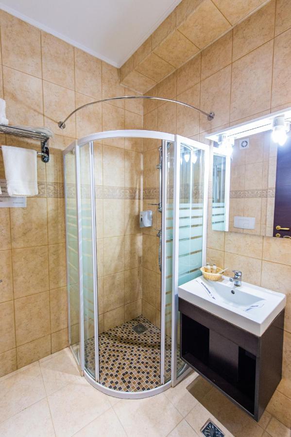 Hotel Prestige مامايا المظهر الخارجي الصورة
