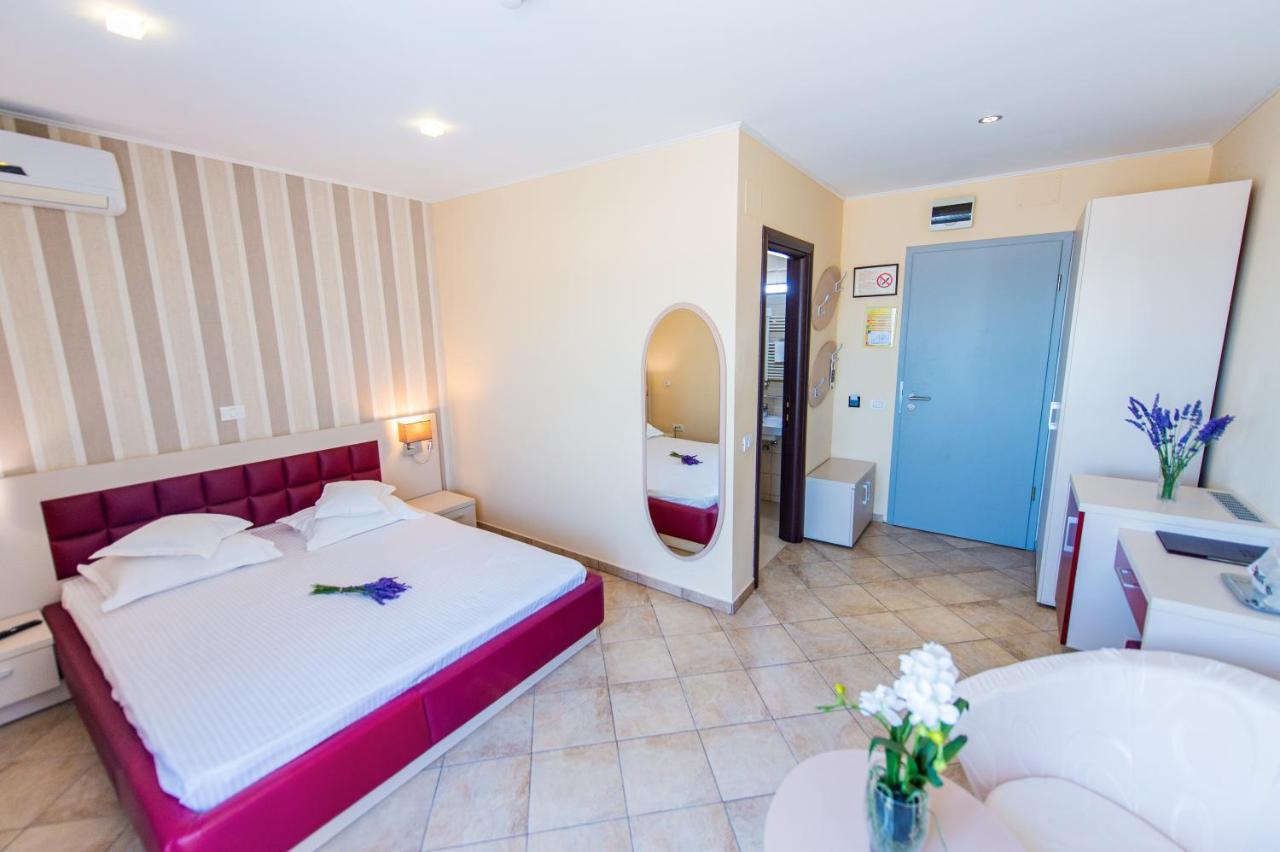 Hotel Prestige مامايا المظهر الخارجي الصورة